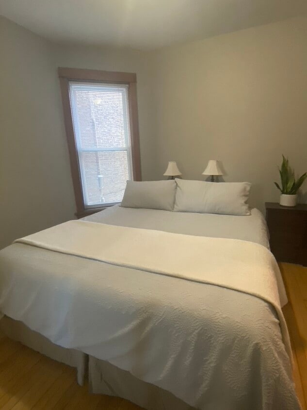 Photo - 2440 N Mozart St (Chicago, IL)