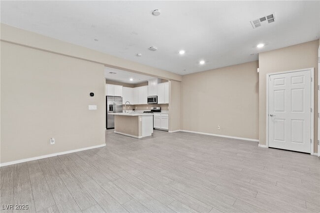 Building Photo - 49 Alamere Falls Dr Rental
