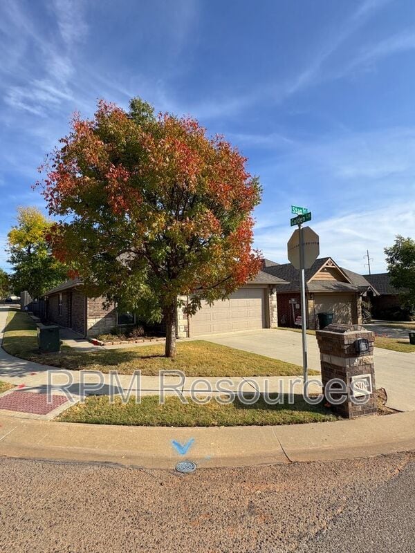 Photo - 800 Stag Trail