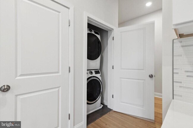 Photo - 2157 E Lehigh Ave Unit 203