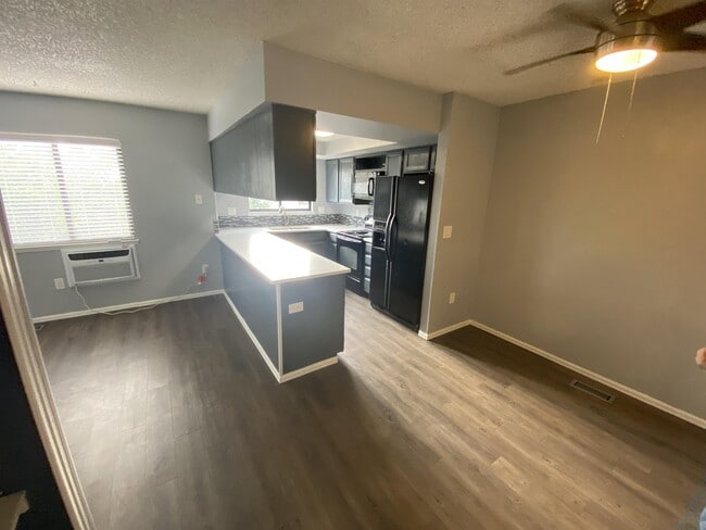 Photo - 18800 E Oregon Dr