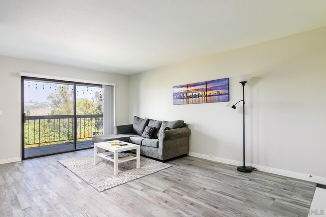 Building Photo - 5125 Fontaine St Unit 205