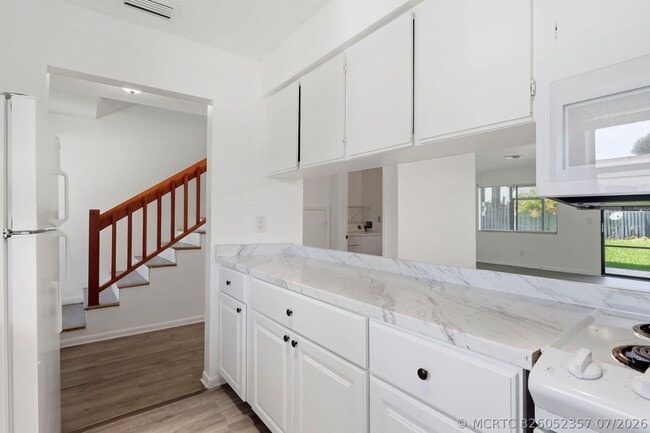2305 Seaside Dr