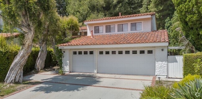 Building Photo - 23454 Park Hermosa Rental