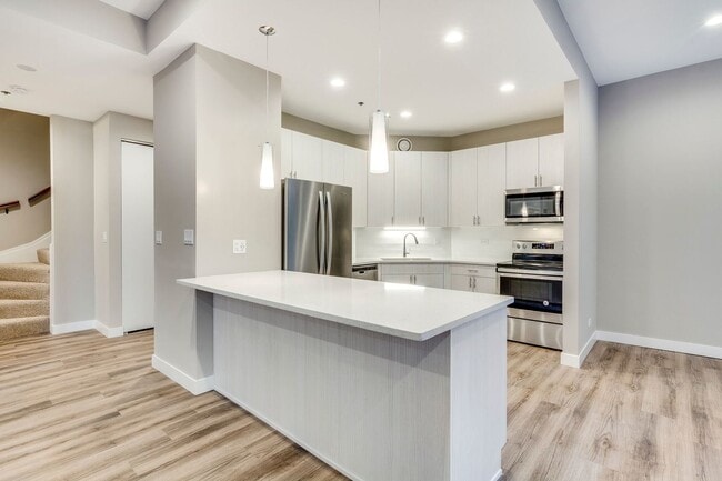 Photo - 1730 N Clark St