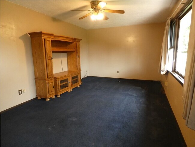 Photo - 574 S Erie St