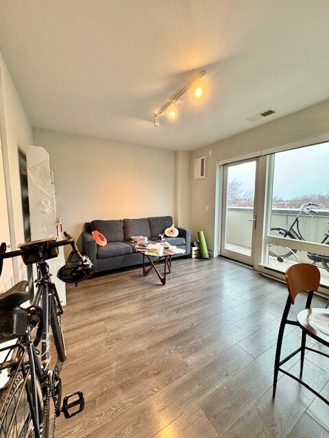 Photo - 2407 W Eastwood Ave Unit #501