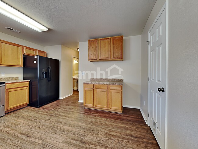 Photo - 2136 Summit Way