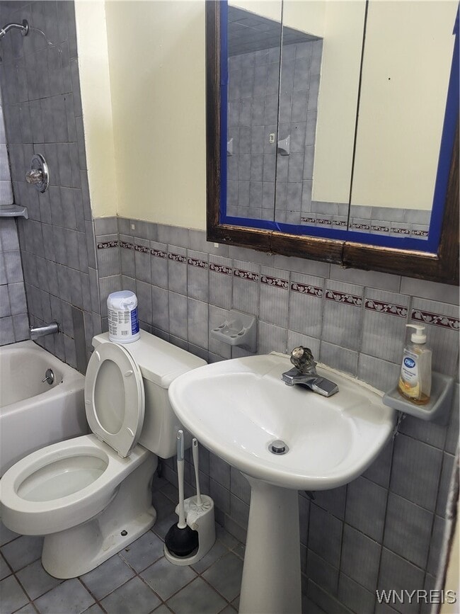 Photo - 267 Crestwood Ave