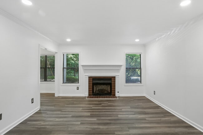 Sala de estar principal - 1612 Huntingdon Chase Unidad 1612 Huntingdon Chase