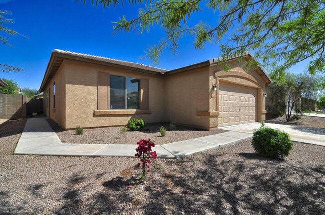 Photo - Great-room floor plan with 4 bedrooms PLUS...