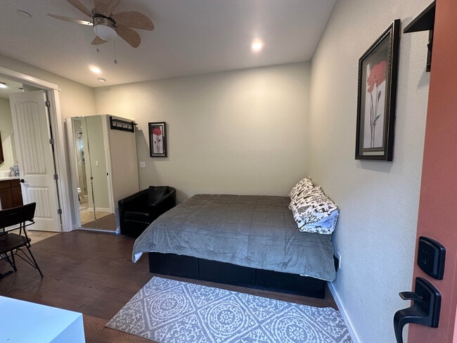Living Area & Wardrobe - bedding included - 2534 Napier Ct Unit Furnished Studio ADU