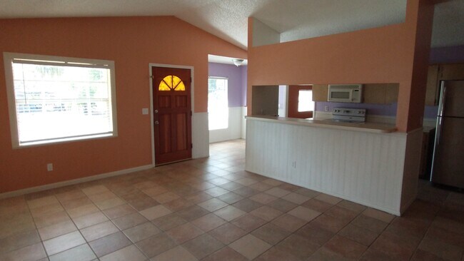 Main Entrance - 505 Devonshire St