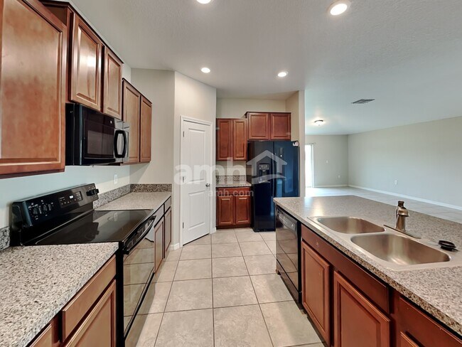 Photo - 10504 Fuzzy Cattail St