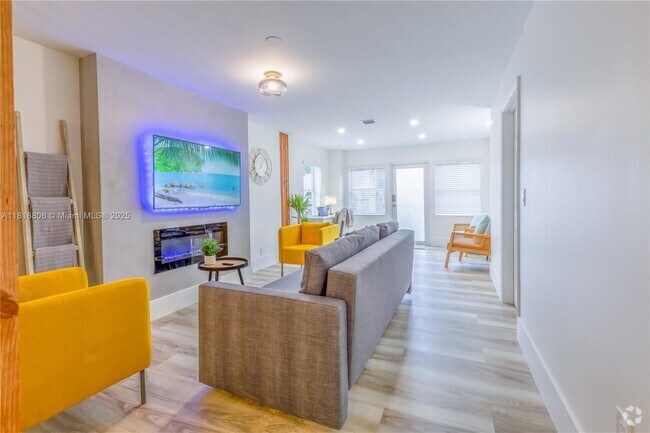 Building Photo - 1762 NW 15th St Unit 1 Rental