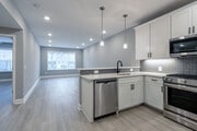 1HAB 1BA 832SF