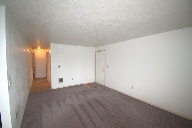 125 E Elmore St Unit 2