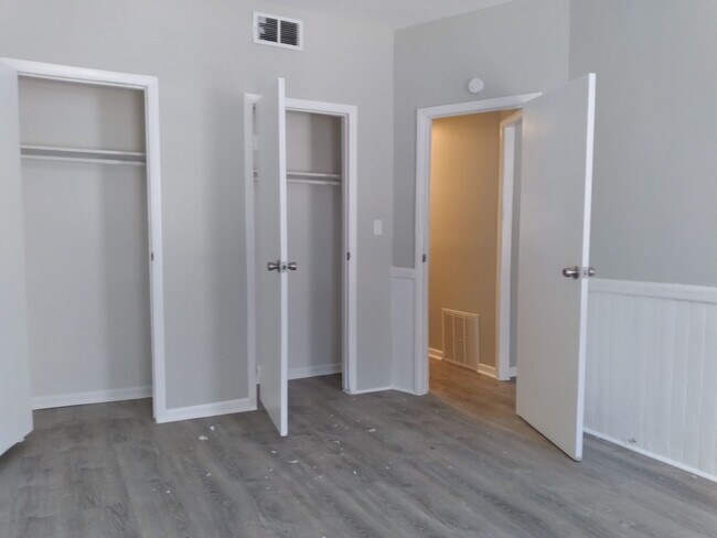 Building Photo - 11 Elberon Pl Unit 11 Elberon -  1