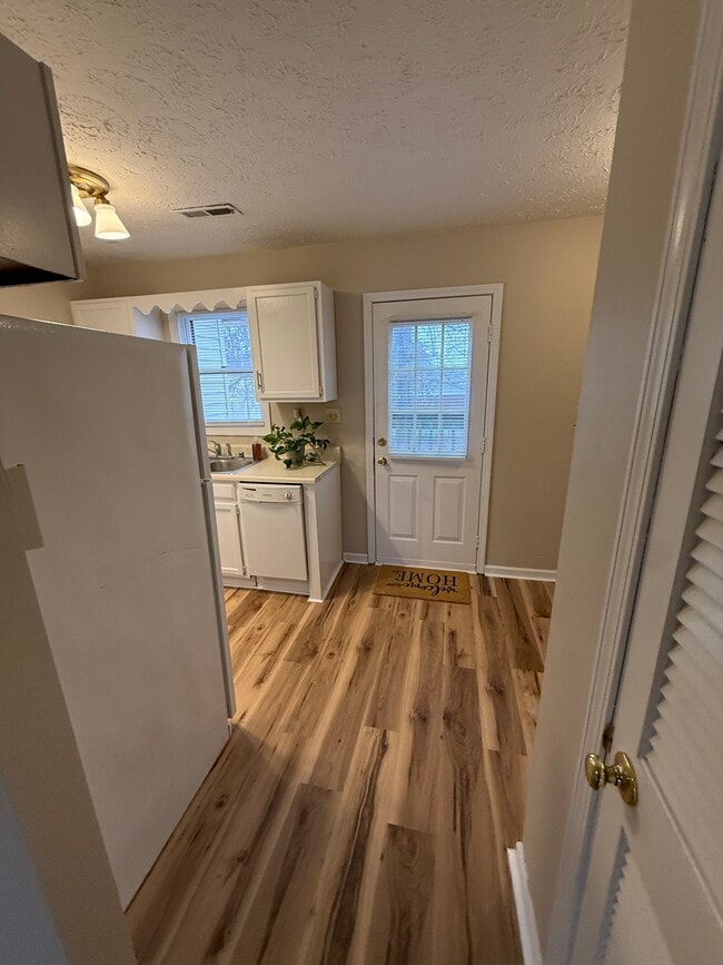 Photo - 719 Main St Unit #6