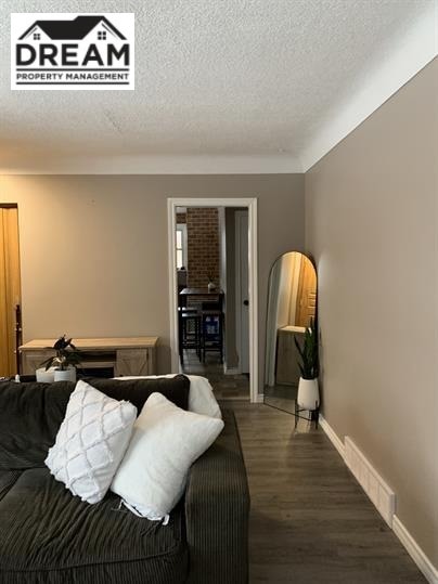 Photo - 297 Elsfield Crescent