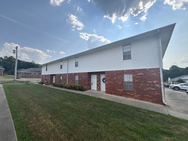 Building Photo - 1115 Farley Cir Unit B