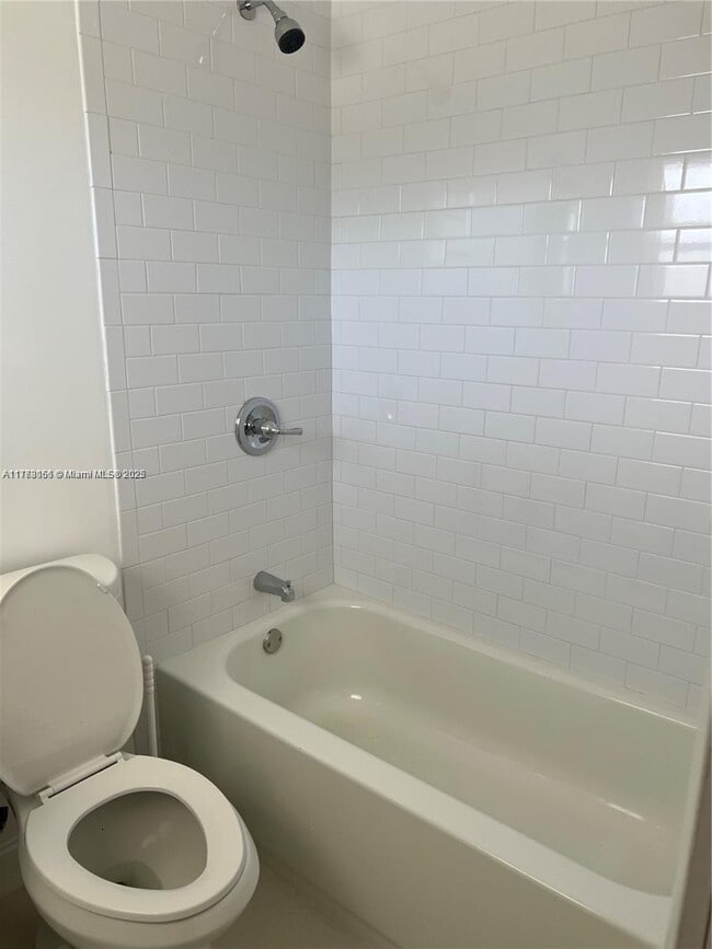 Photo - 1992 NE 172nd St Unit 2