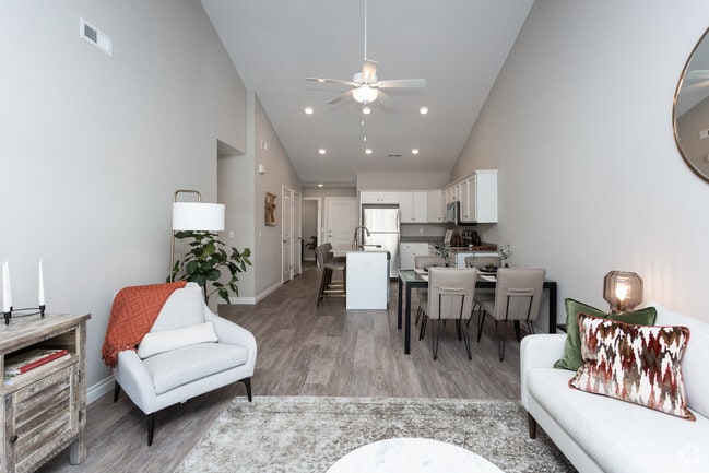 2BR, 2BA - 1150 SF