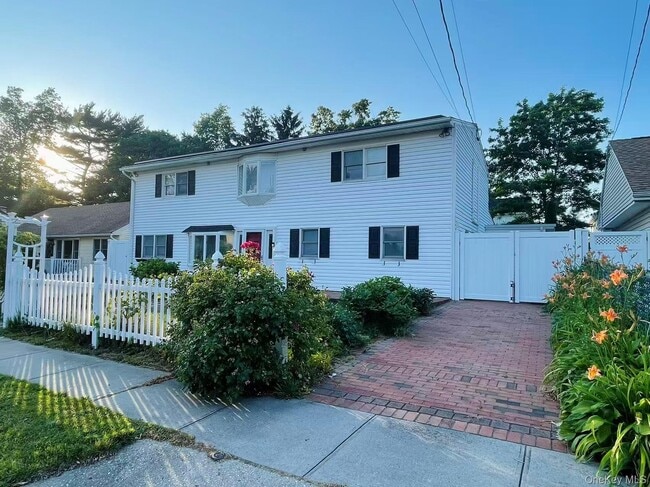 Photo - 12 Vernon St
