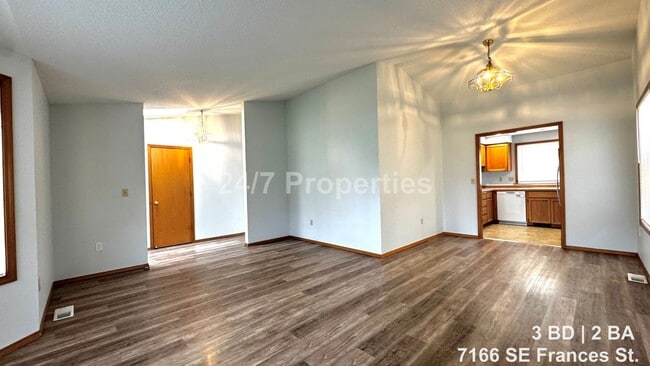 Photo - Updated 3BD | 2BA Home with Garage & Large Deck - Hillsboro