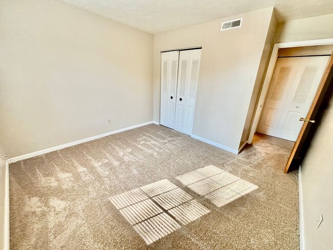 Photo - MOVE IN NOW OCTOBER RENT FREE - Two bedroo... Unit C