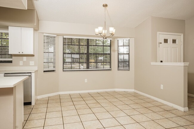 Photo - 5785 Colonial Oaks Blvd