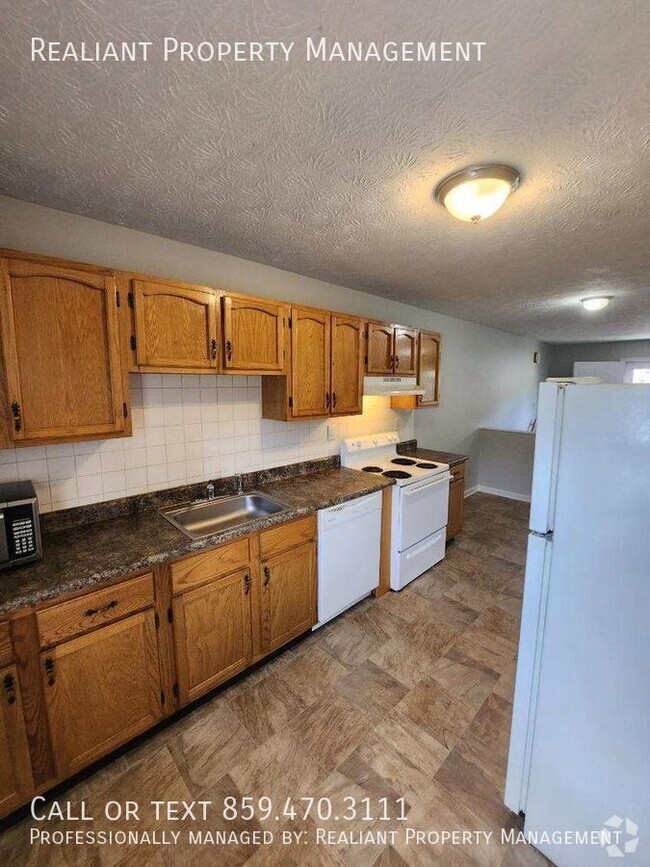 Building Photo - 3 Bedroom, 2 bath home in Richmond! Unit B