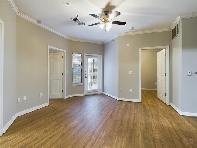 Photo - 2502 Leon St Unit 415