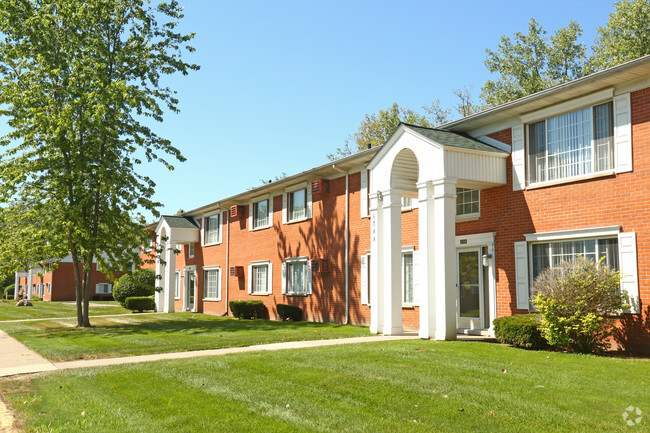 Metro Pointe Apartments - Metro Pointe Apartments