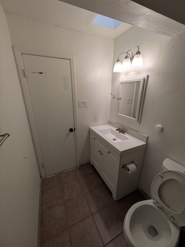 Photo - 1491 Alamo St Unit B