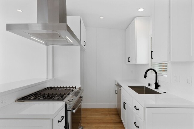 Photo - Carr- 1636-1638 Santa Ana Unit 1638