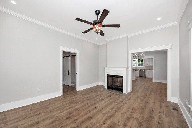 Photo - 600 McCullough Ave NE