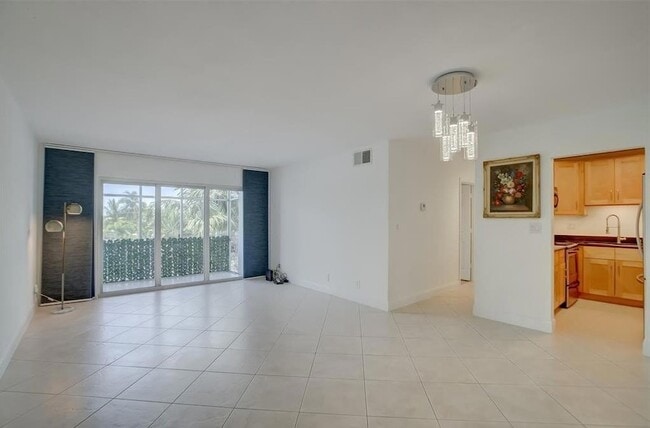 Photo - 3040 NE 16th Ave