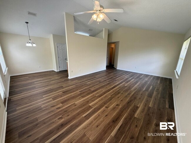 Photo - 104 Kemper Ln