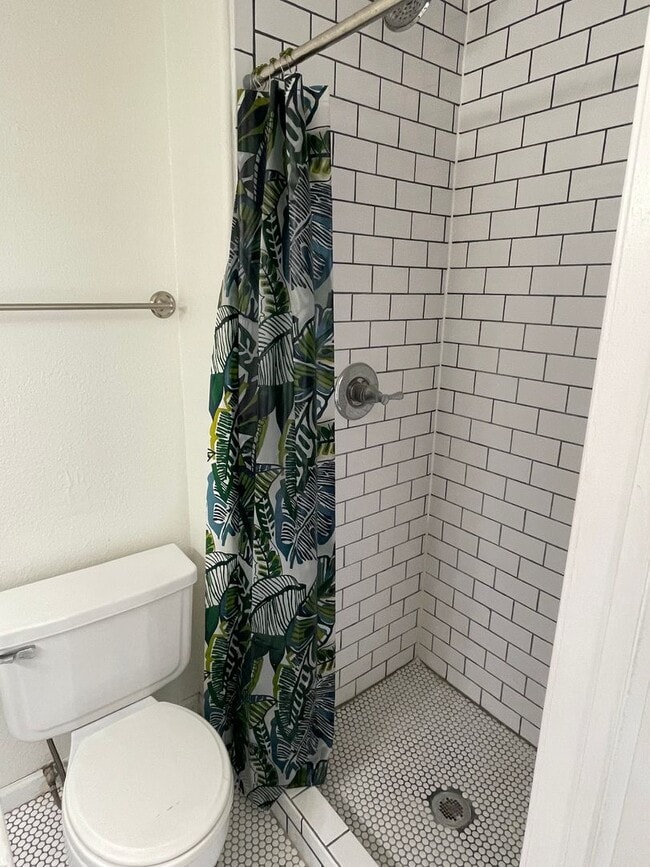 Photo - 730 W Collins St Unit 730