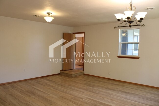 Photo - Charming 3 Bedroom Home with Fenced Yard & Detached Garage