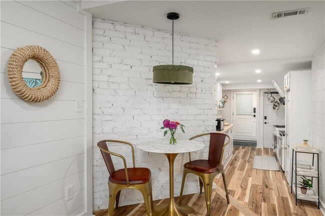 Photo - 799 Charles Allen Dr NE