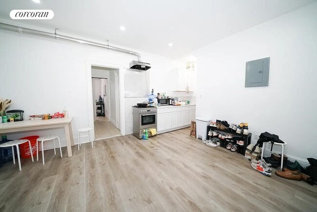 Building Photo - 32-63-63 47th St Rental