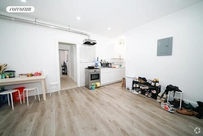 Building Photo - 32-63-63 47th St Rental