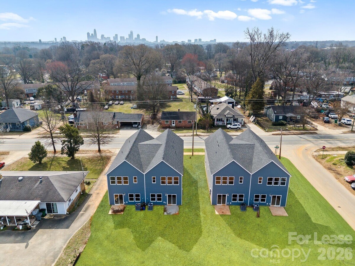Photo - 341 N Hoskins Rd