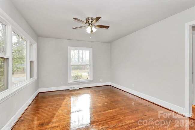 Photo - 1415 Springwood Ln