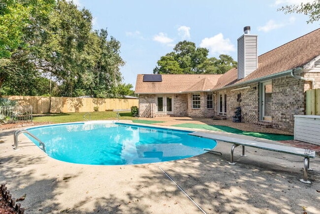 AVAILABLE NOW – $3,000/MONTH – ALL UTILITIES + LAWN SERVICE + POOL SERVICE INCLUDED!