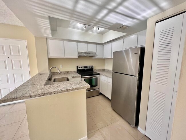 Photo - 752 Executive Center Dr Unit 33