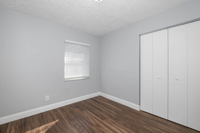 Photo - 2305 Burns Ave