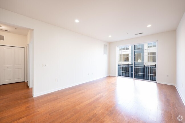 Building Photo - 443 2nd St Unit 308 Rental